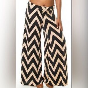 High Waist crème and black pants - New